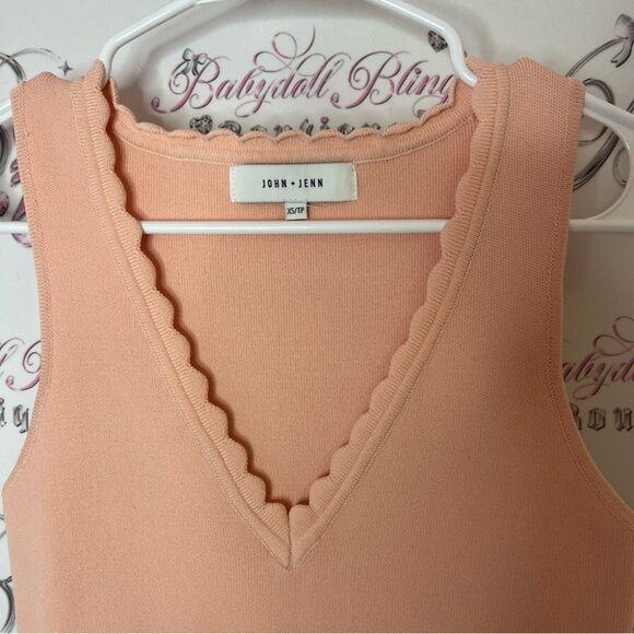 John + Jenn dress Peach Scalloped Mini Dress thick flattering fabric light - Picture 3 of 6